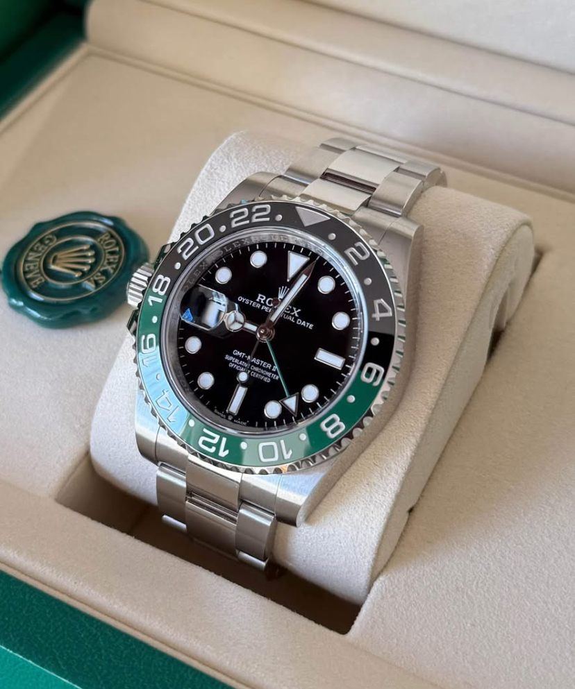 ROLEX GMT MASTER II SPRITE 2025 PRE OWNED - Image 2