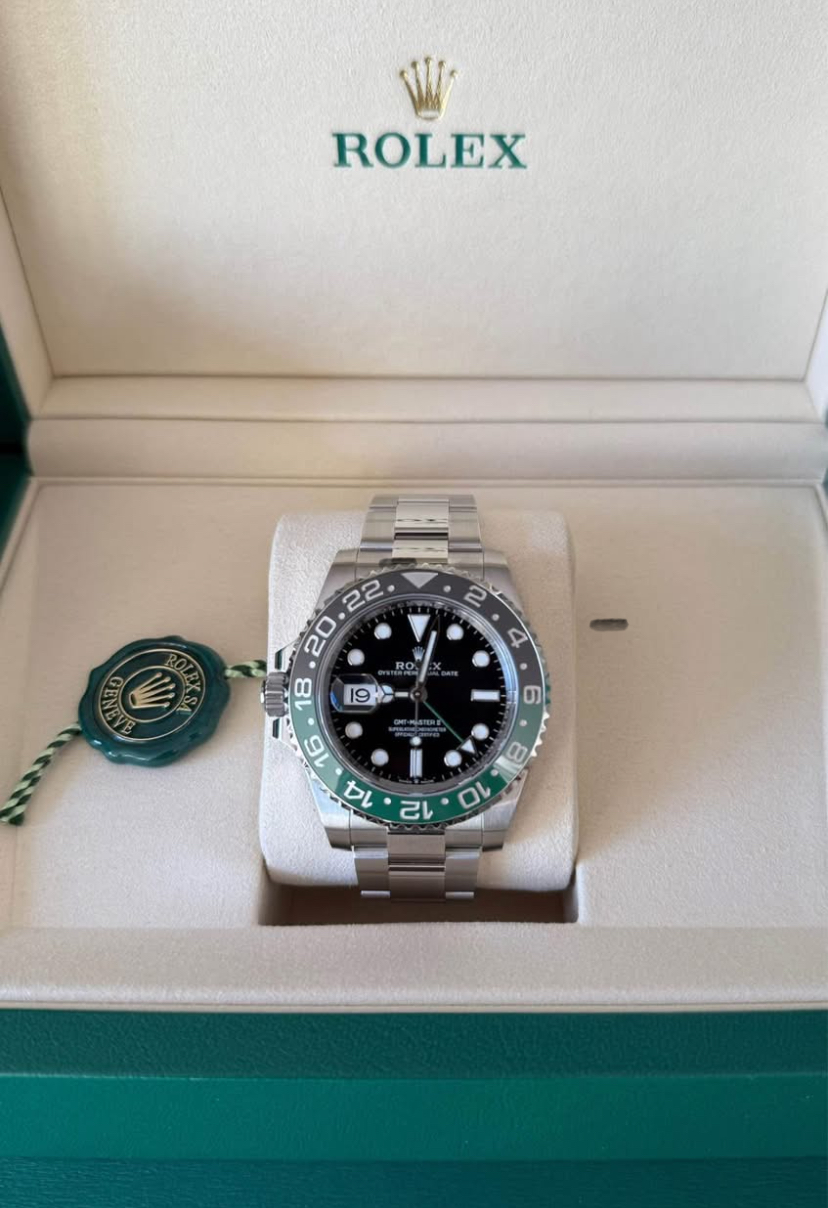 ROLEX GMT MASTER II SPRITE 2025 PRE OWNED - Image 4