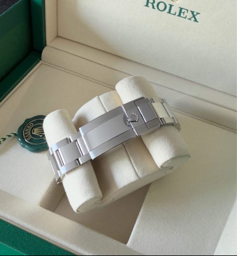 ROLEX GMT MASTER II SPRITE 2025 PRE OWNED - Image 6