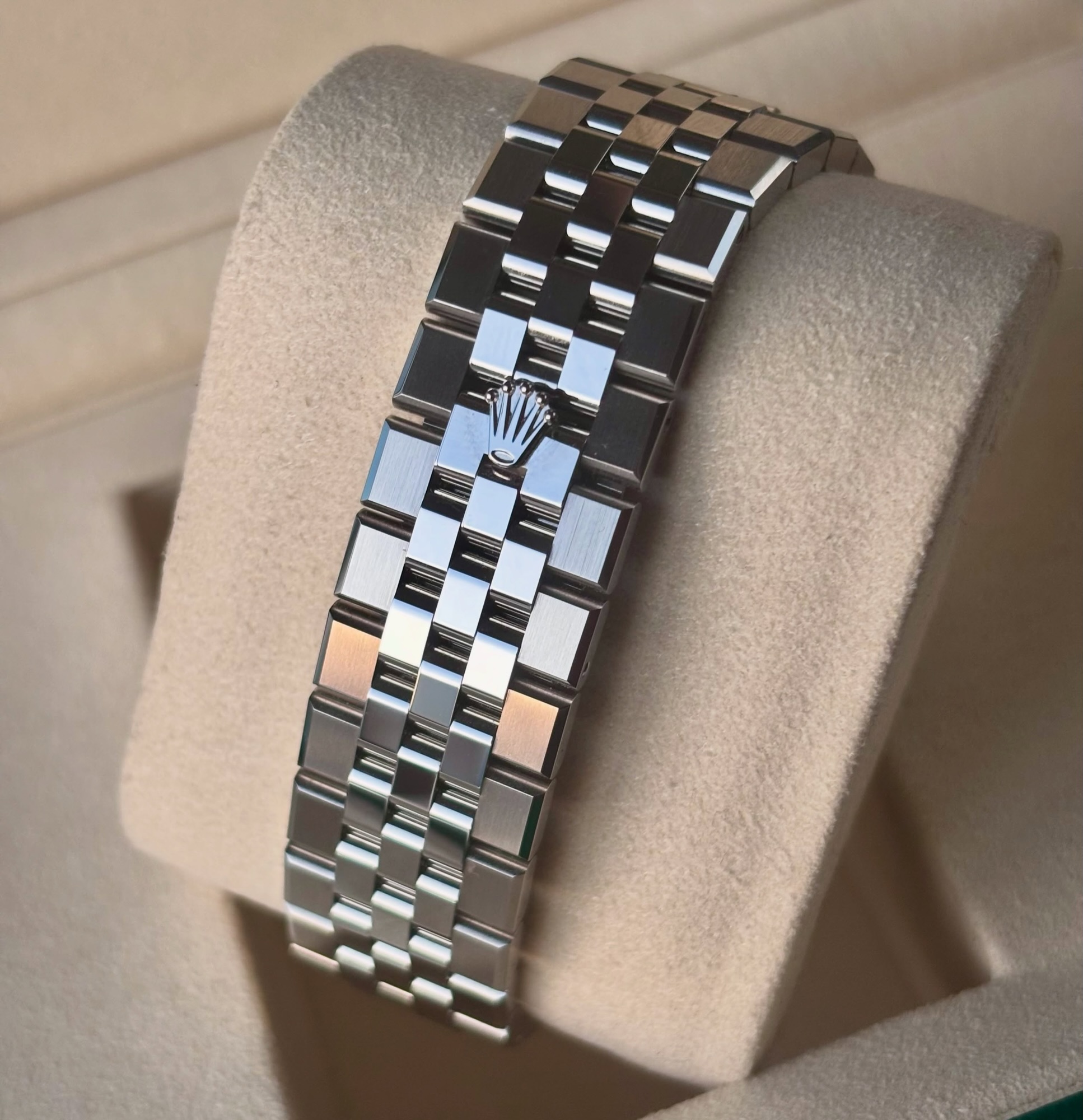 Rolex Land-Dweller 40 127334 – New - Image 6