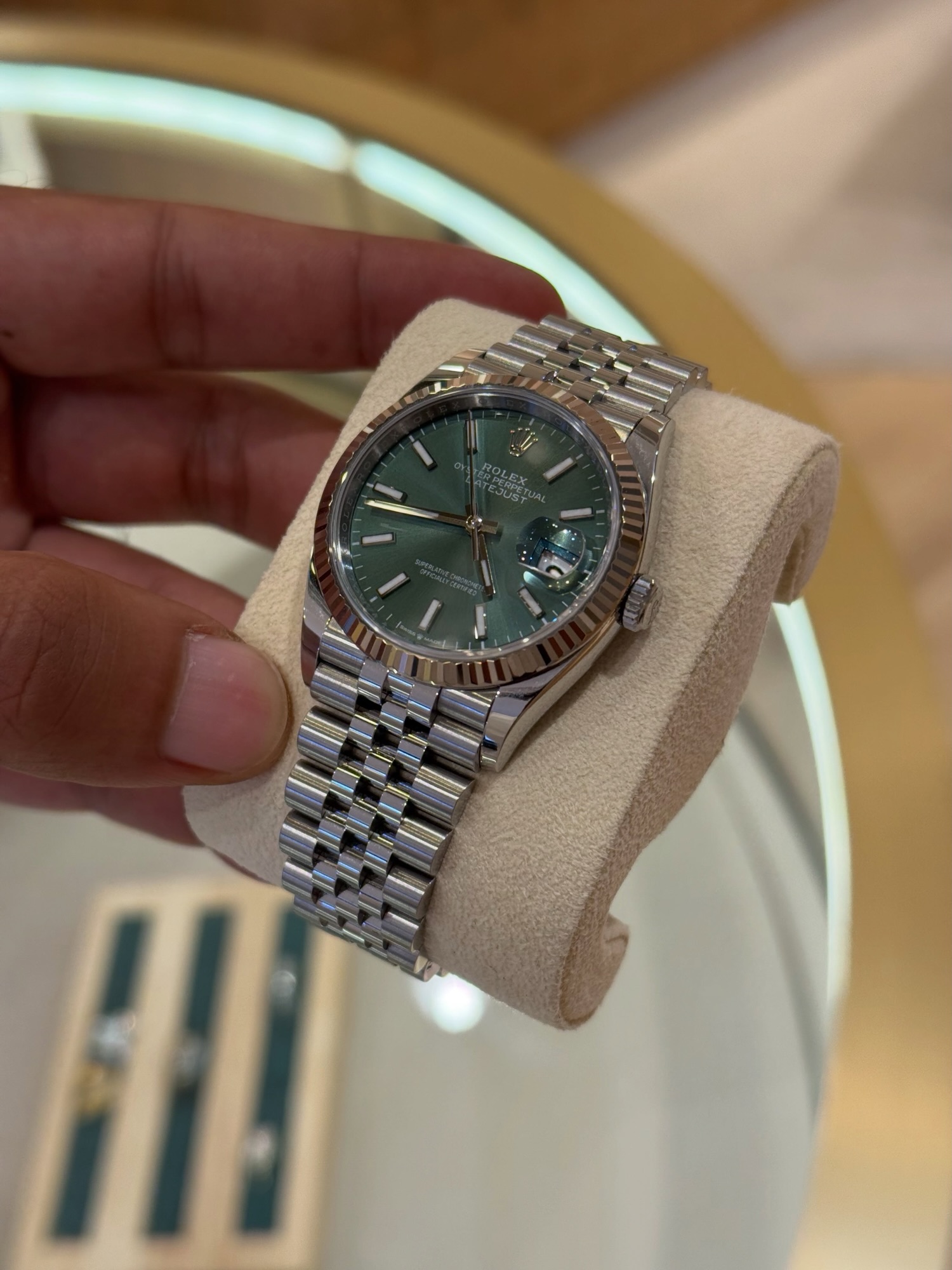 Rolex Datejust 41 126334 – 2026 Mint Green Jubilee - Image 3